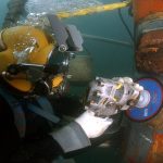 Mergulhadores especializados e a missão de manter o mundo conectado